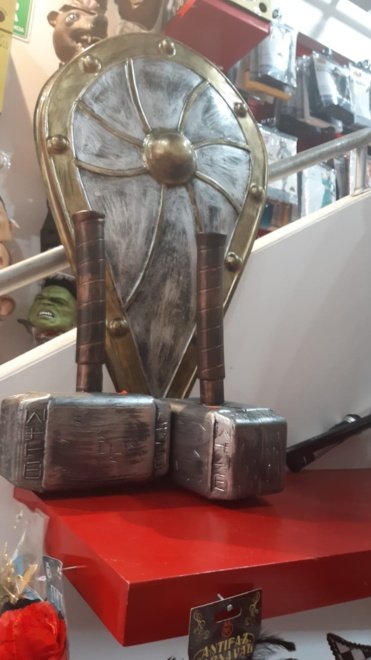 Escudo y martillos de Thor